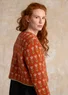 Geblümte Strickjacke „Tulipan“ aus Lammwollmischung/Bio-Baumwolle (henna L)
