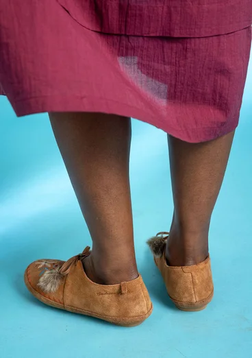 “Arrow” suede moccasins - nutmeg