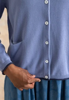 Strikkejakke «Esme» i økologisk / resirkulert bomull - gammelblå