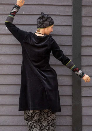 Feru fingerless gloves in wool/lyocell - black