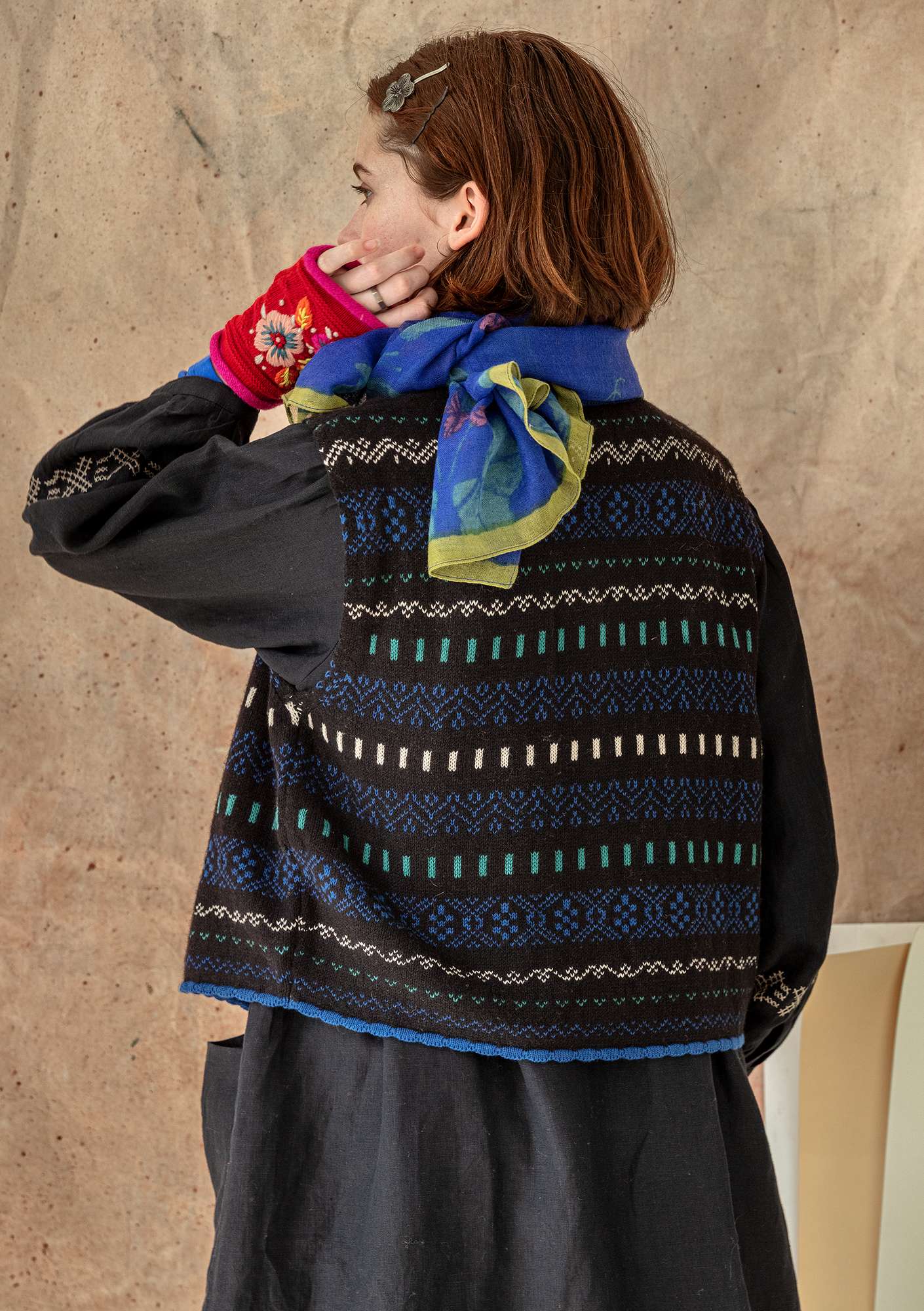 “Anna” waistcoat in a wool/hemp/recycled cotton knit black thumbnail