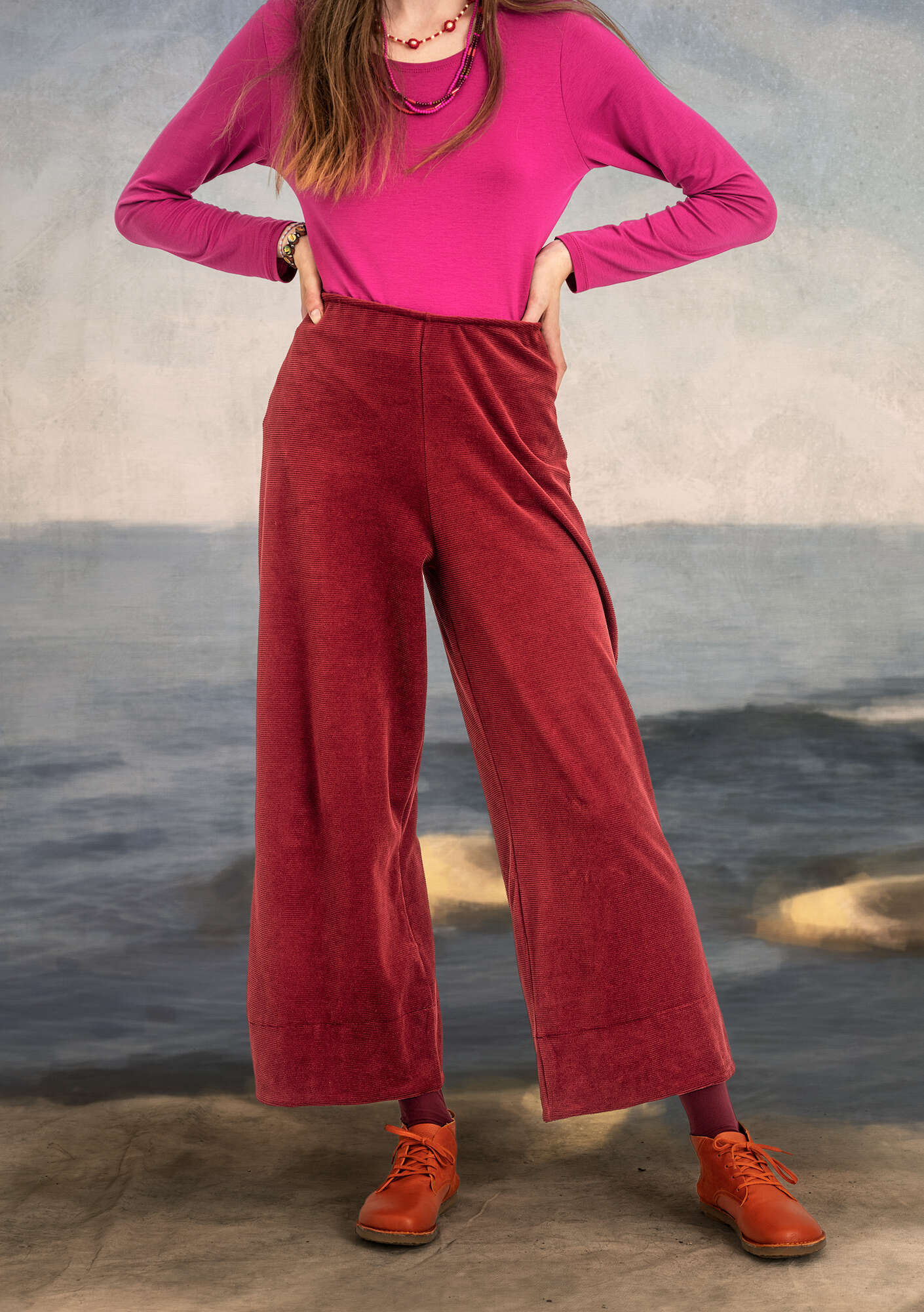 Pantalon en velours de coton biologique/polyester recyclé/élasthanne rouge agate thumbnail