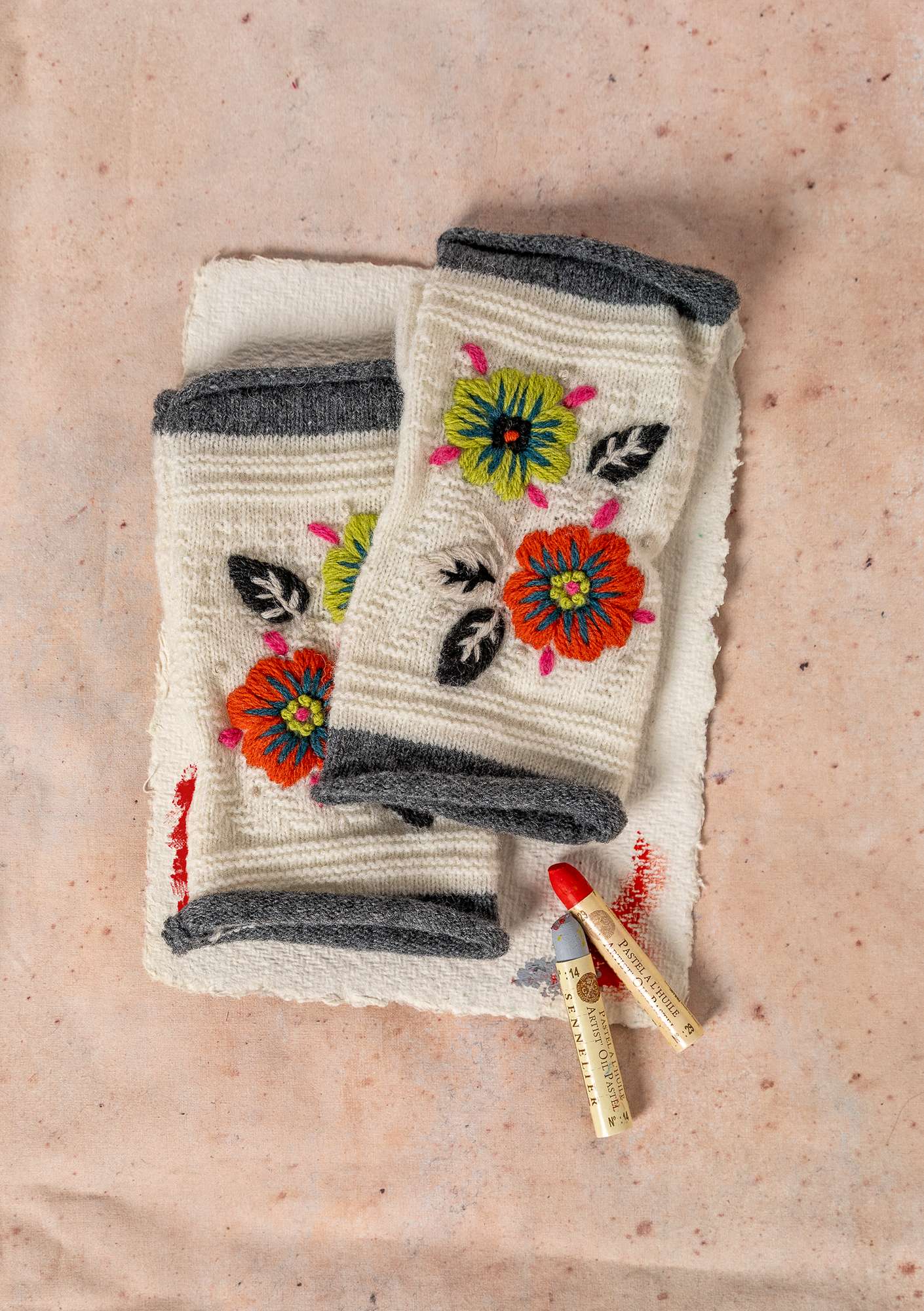 “Margrethe” hand-embroidered, fingerless wool gloves vanilla