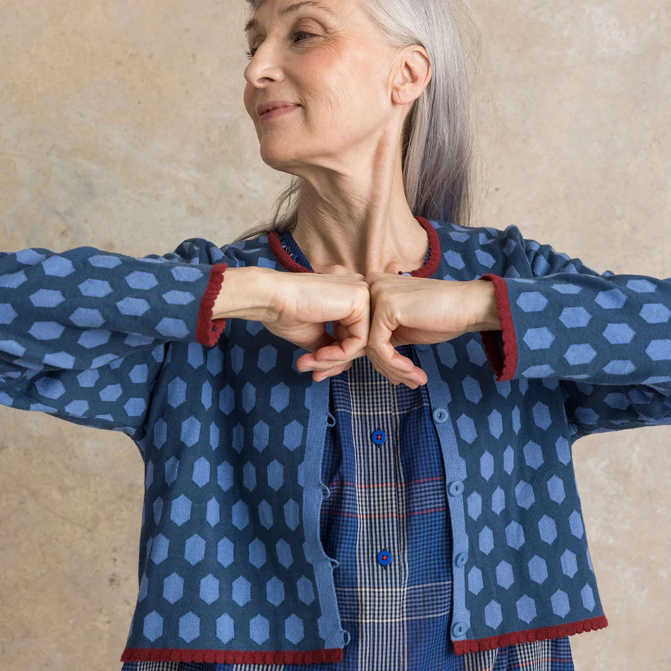 Strikkejakke «Vendela» i økologisk / resirkulert bomull - stillehavsblå