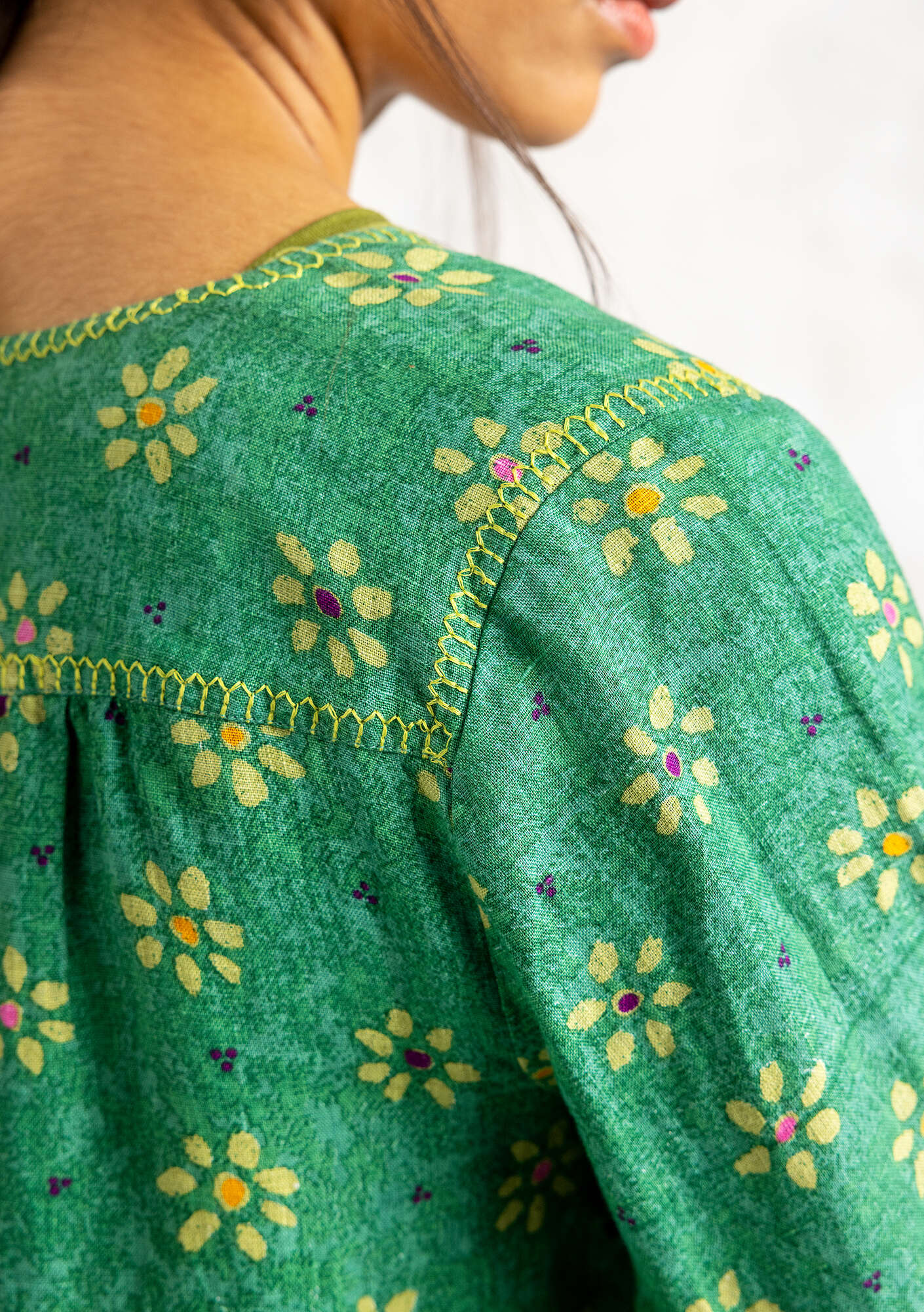 “Ester” woven blouse in linen malachite/patterned thumbnail