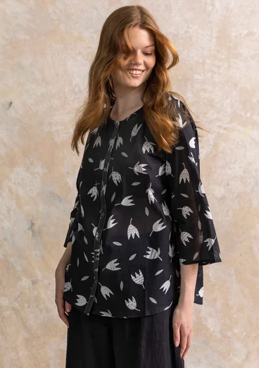 “Evelyn” organic cotton blouse - black/patterned