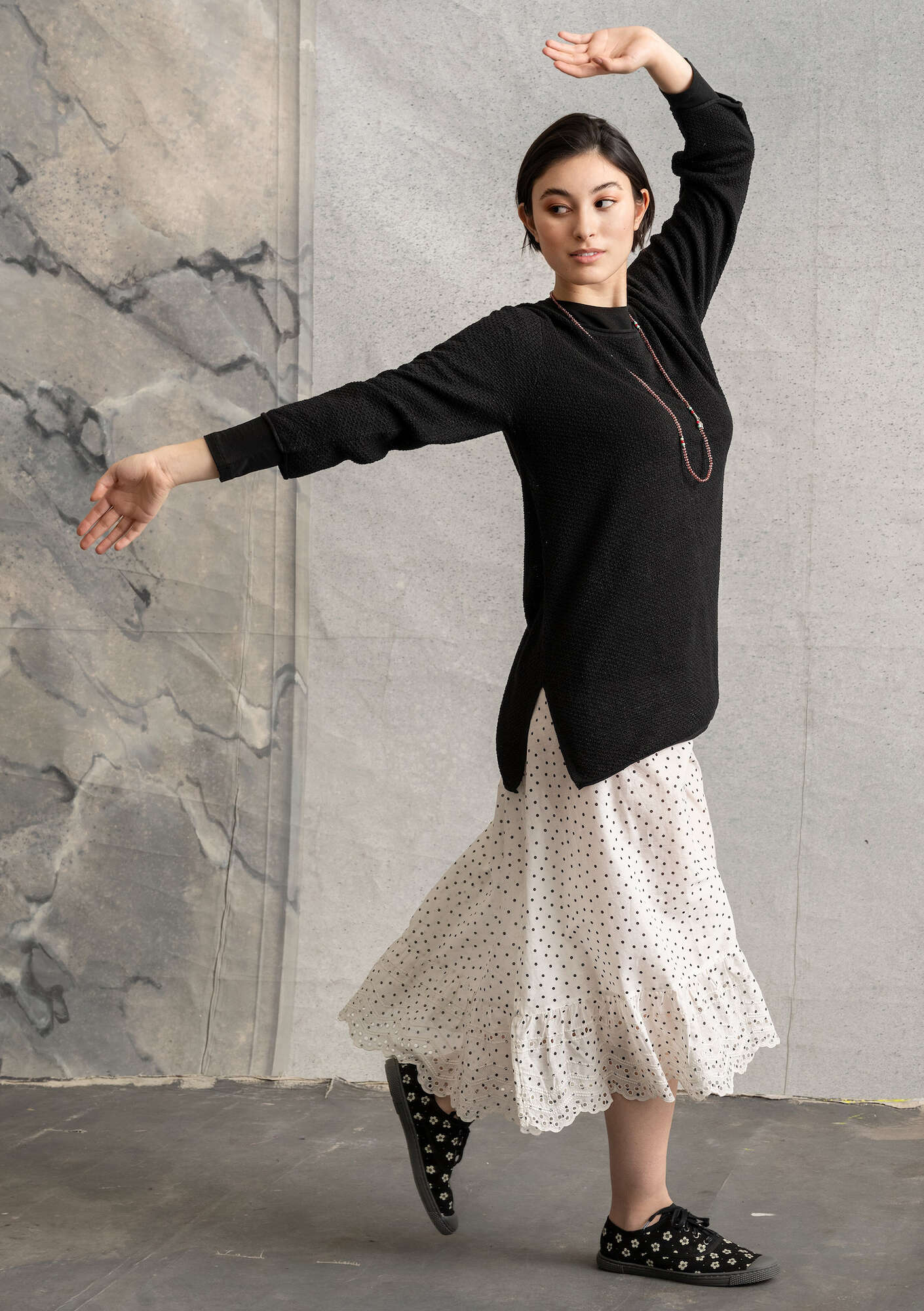 Tunic in a recycled linen knit fabric black