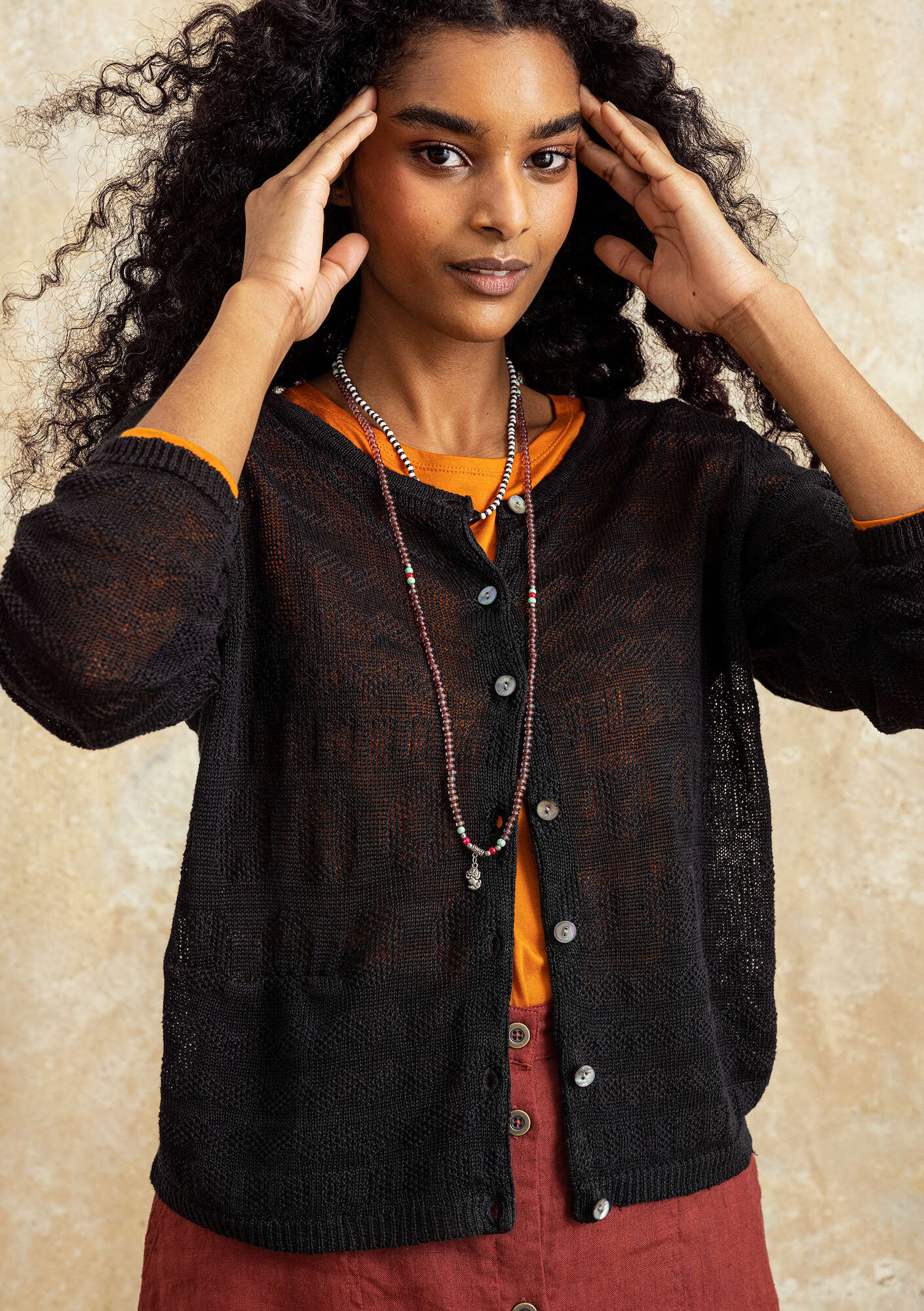 Recycled linen cardigan black