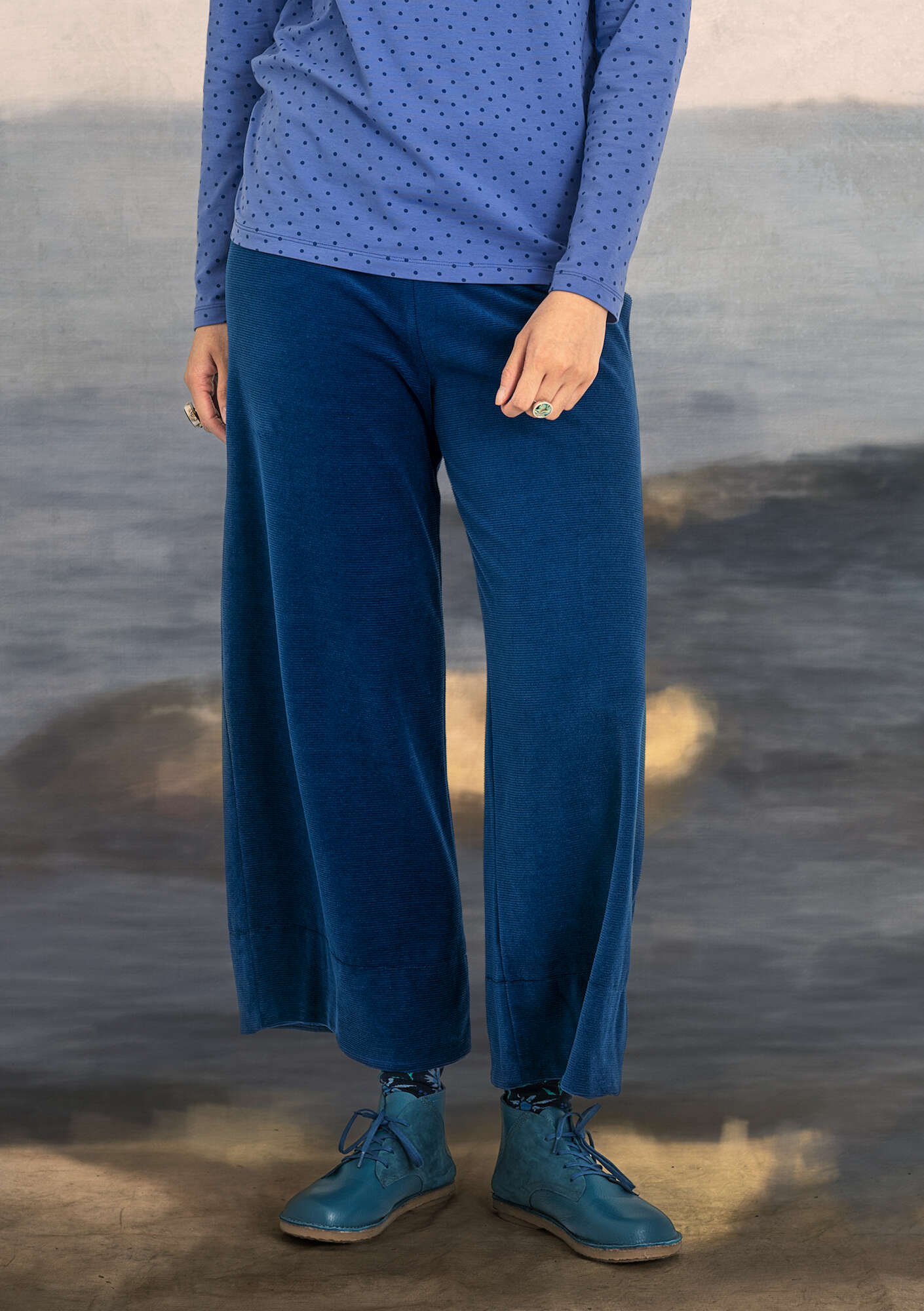 Velour pants in organic cotton/recycled polyester/spandex indigo