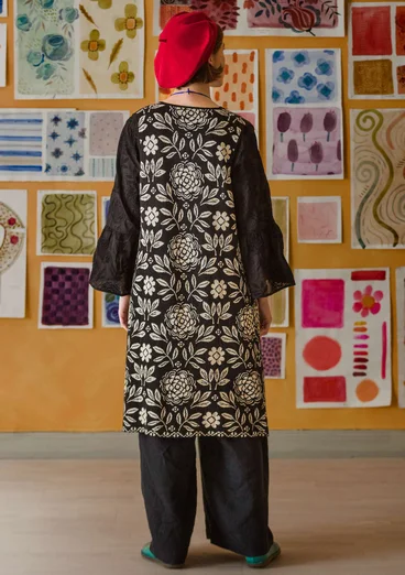 Gebreid lang gilet "Oda" van linnen/biologisch katoen - svart