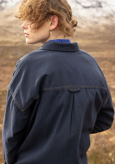 Einfarbige Hemdbluse „Fjälltur“ aus Bio-Baumwolle - tinte