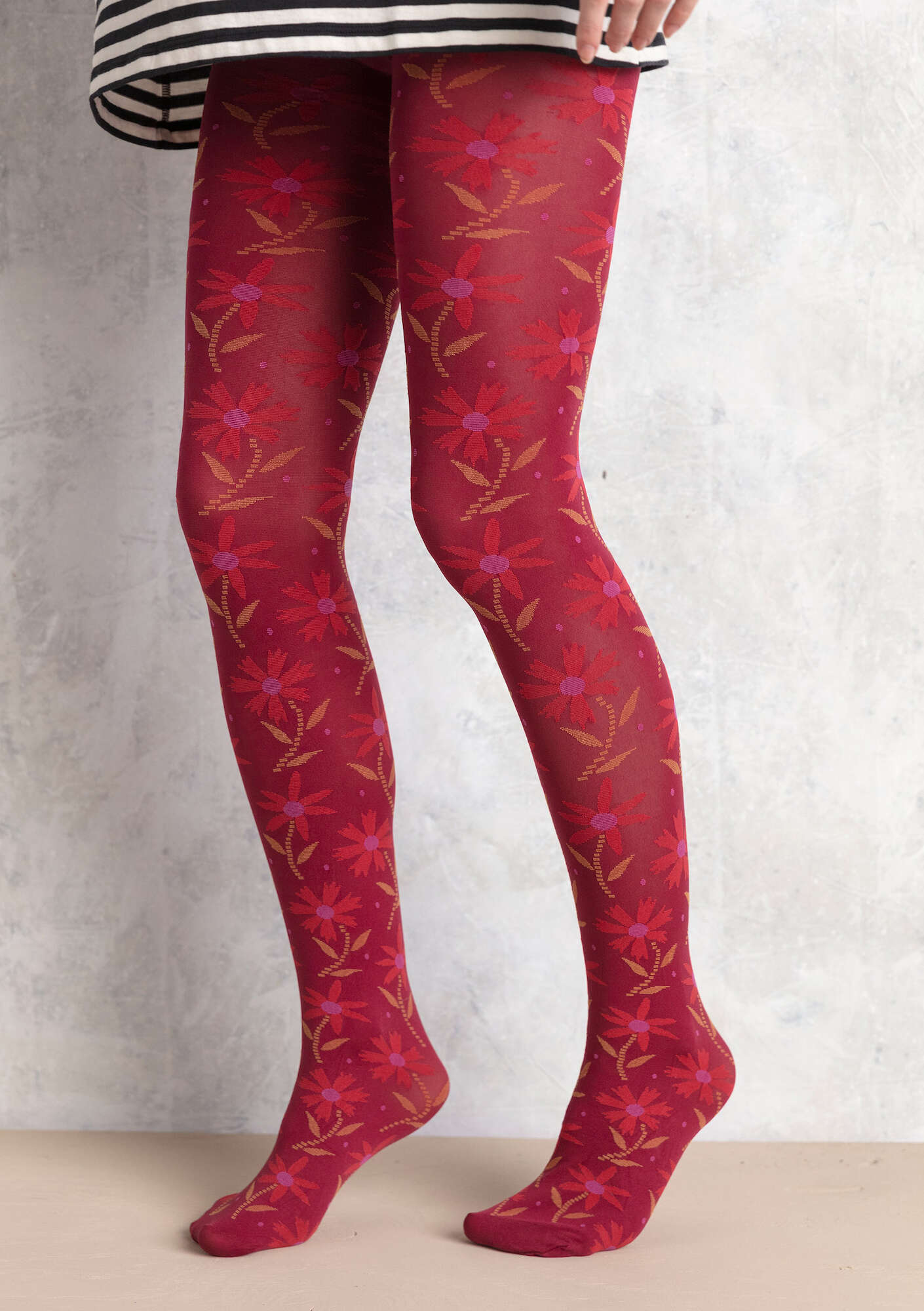 “Isolde” jacquard-patterned tights in recycled nylon purple red