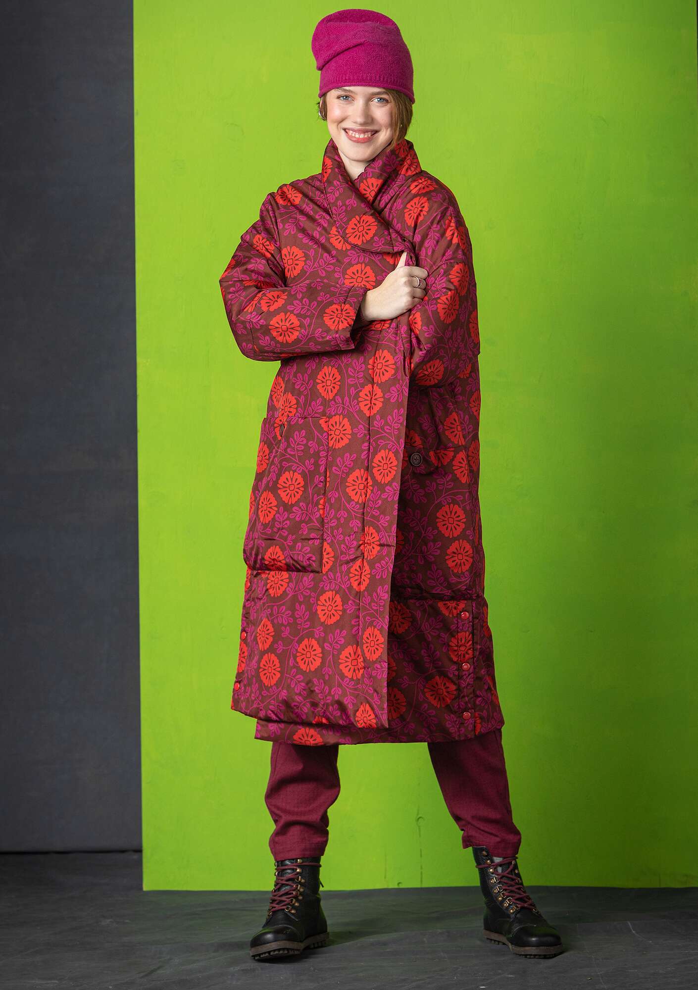 “Lace” coat made from recycled polyester agate red thumbnail