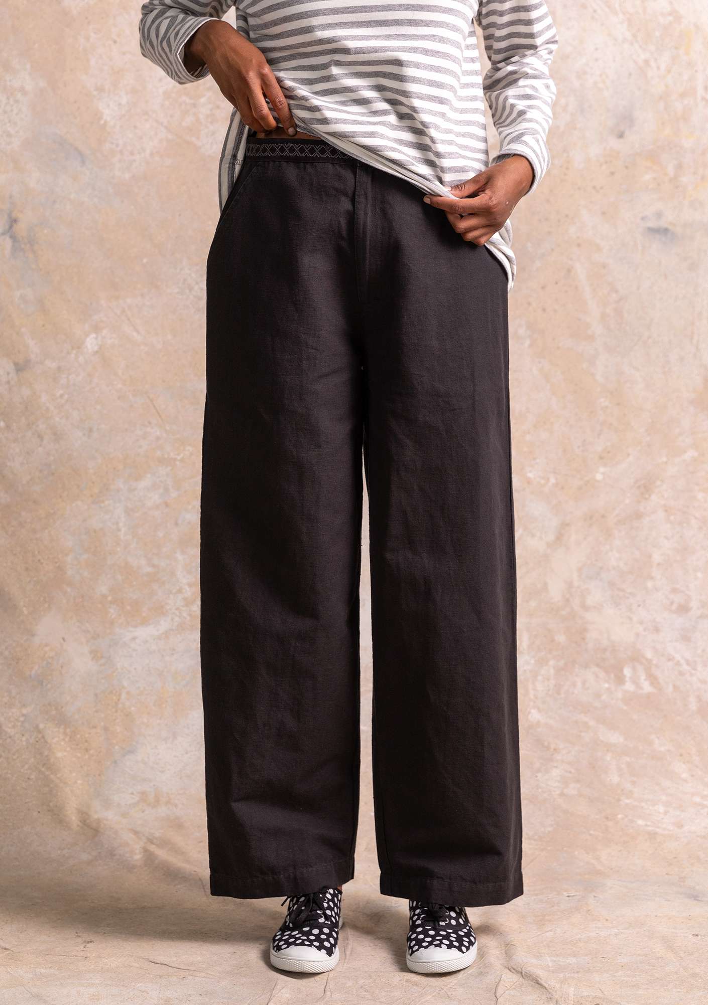 Pantalon en tissu de coton biologique/lin noir thumbnail