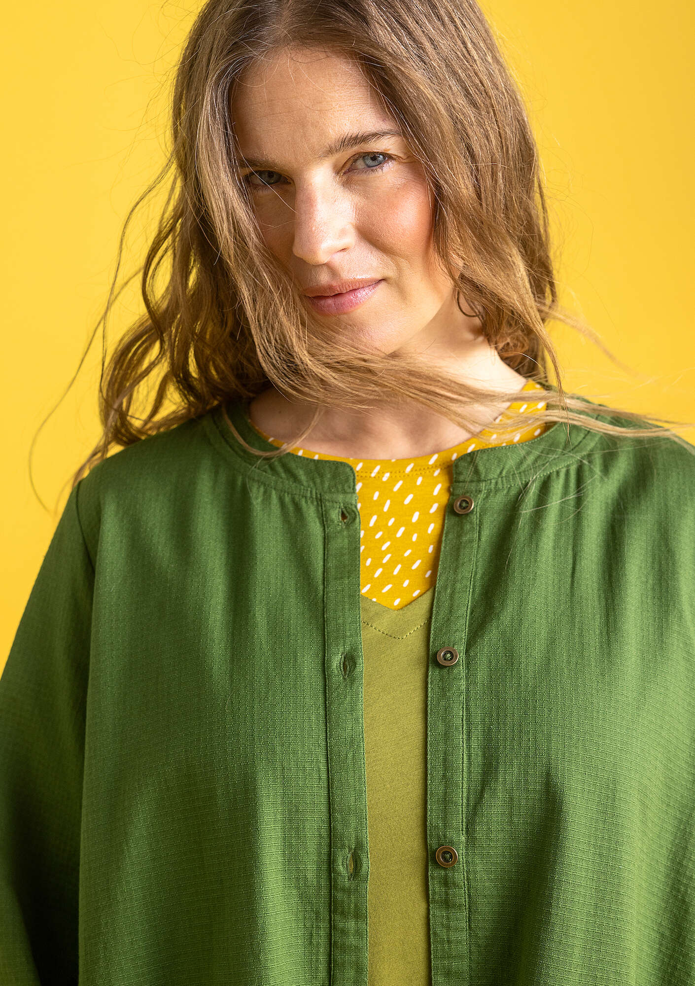 “Ruby” woven organic cotton dobby smock blouse grass green thumbnail