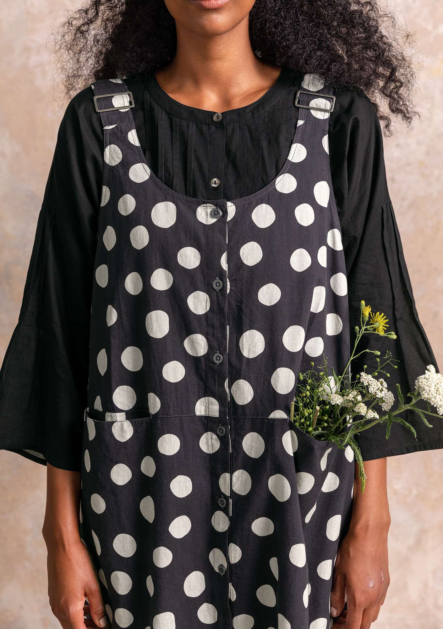 Balalaika-Kleid „Amber“ aus Öko-Baumwolle/Leinen schwarz-gemustert thumbnail