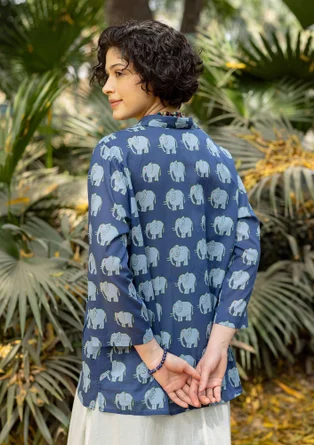Mönstrad blus "Elephant" i ekologisk bomull - indigo