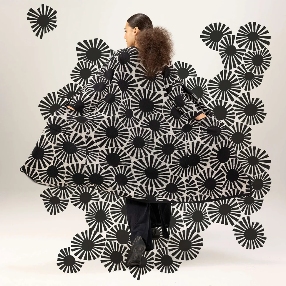 Pitkä neuletakki "Midori" ekopuuvillaa - musta