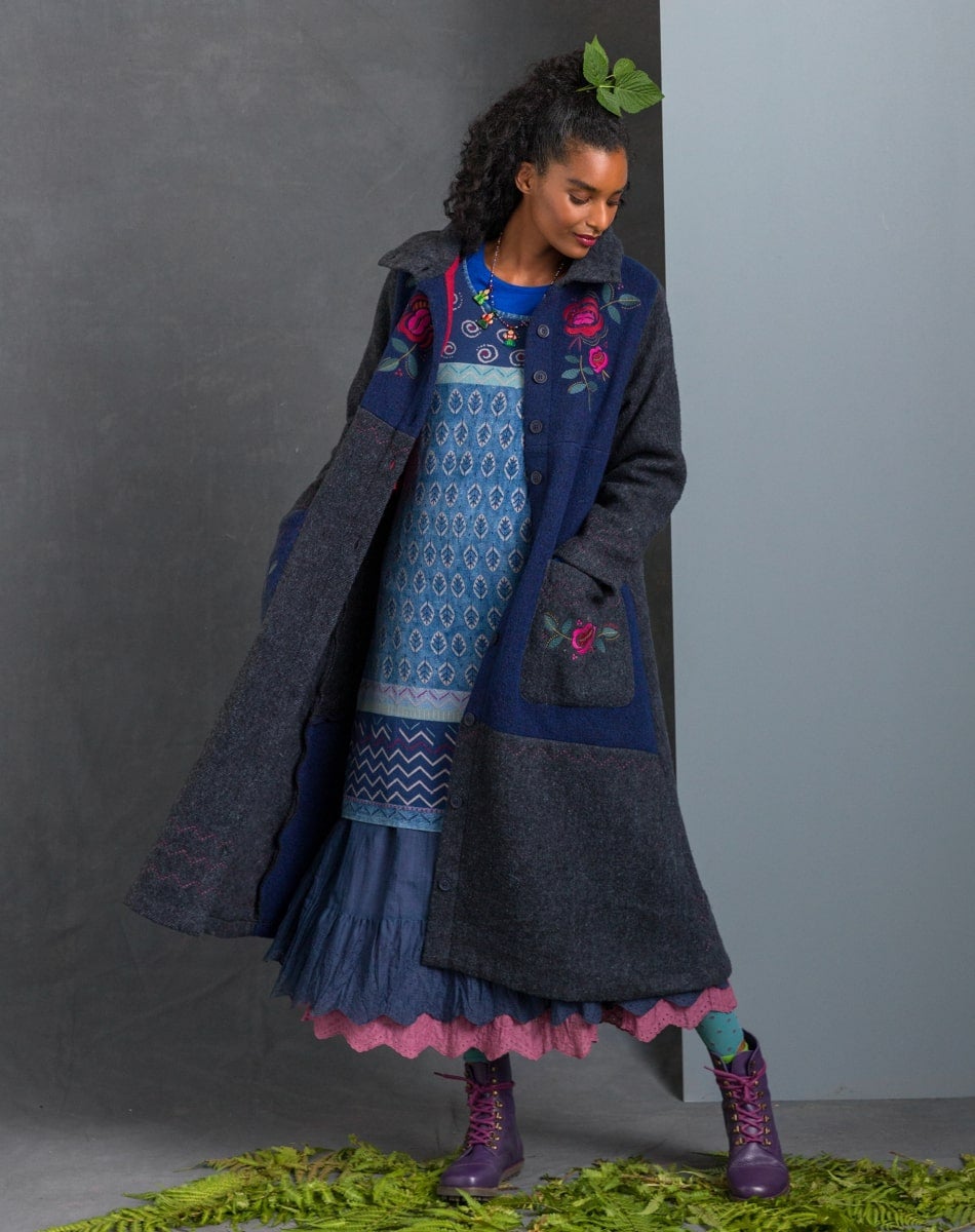 ”Rose Hill” coat decorated with beautiful flowers
