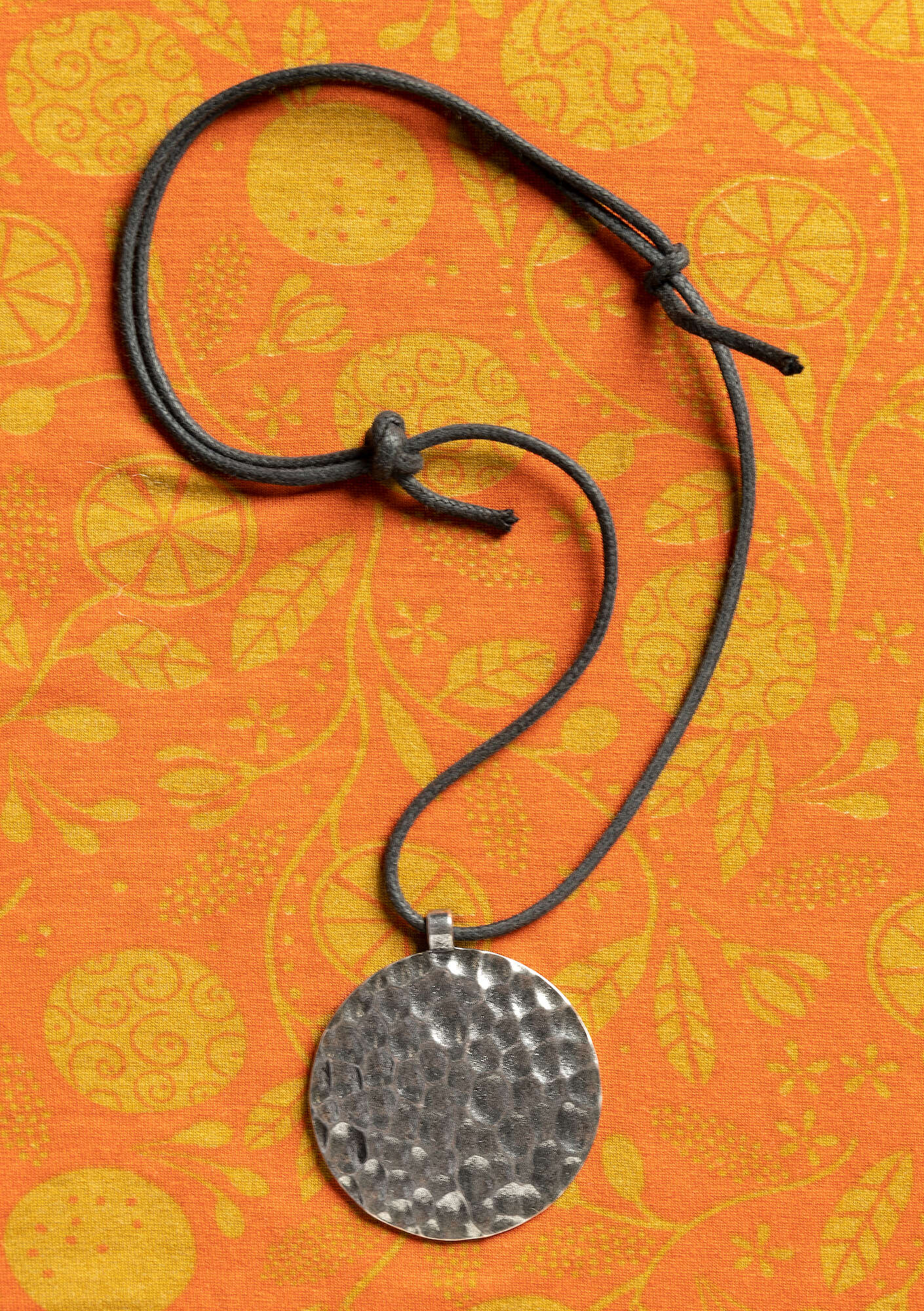 Apelsin necklace grey