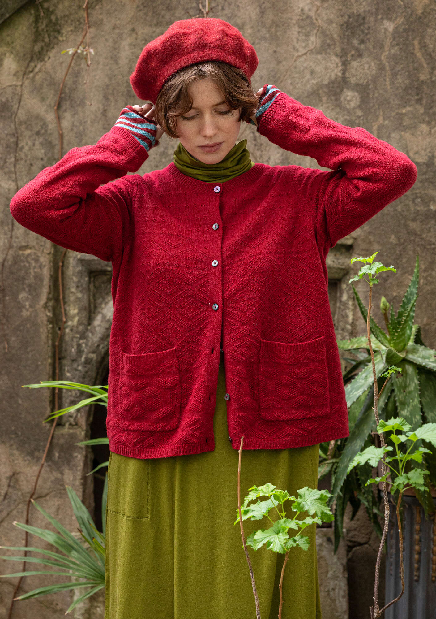 Lambswool/recycled polyamide cardigan cranberry