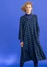 Robe « Tyra » en jersey de coton biologique/modal (indigo foncé/motif M)