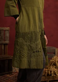 Besticktes Webkleid „Fields“ aus Bio-Baumwolle - dunkelolive