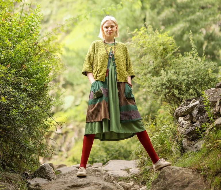 A watercolour with flowers and leaves from Gudrun Sjödén.   