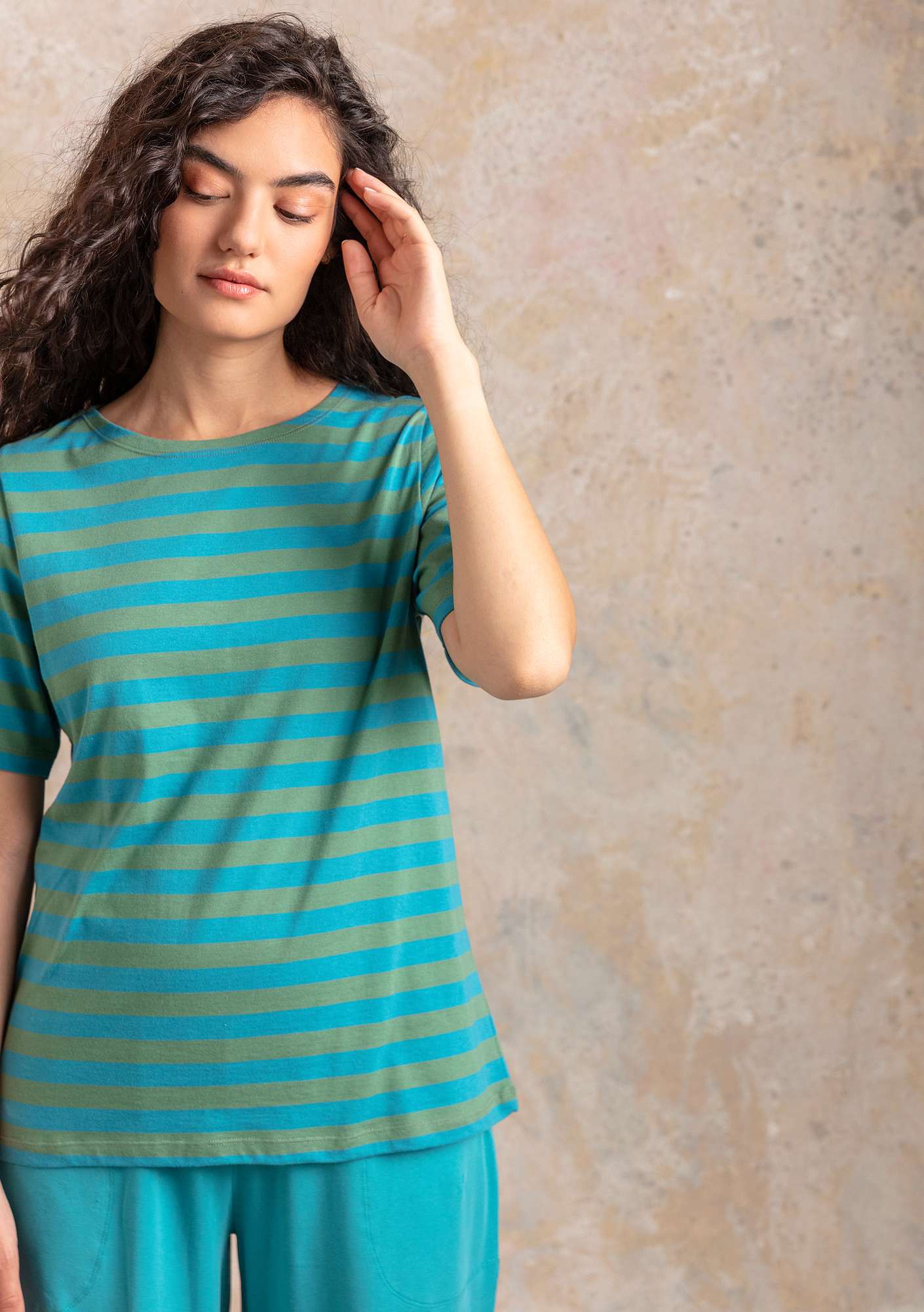 Stripete T-skjorte i økologisk bomull turkis/havsgrøn