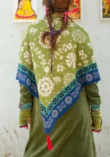 “Folklore” wool/lyocell knitted shawl - avokado