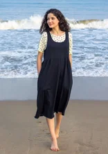 Solid-colored jersey dress in organic cotton - black