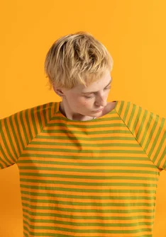 Striped essential t-shirt in organic cotton - carrot/green pepper