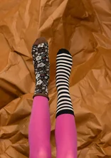 “Leah” floral socks in organic cotton - black