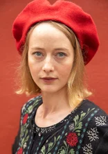 Knitted beret in felted organic wool - tomat