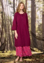 Vävd klänning "Tjärn" i ekologisk bomull - vindruva