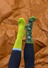 “Leah” floral socks in organic cotton - light bottle green