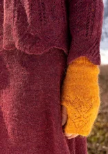 “Forget-me-not” fingerless gloves in an alpaca blend - clementine