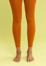 Enfärgade leggings i återvunnen polyamid - pecannt